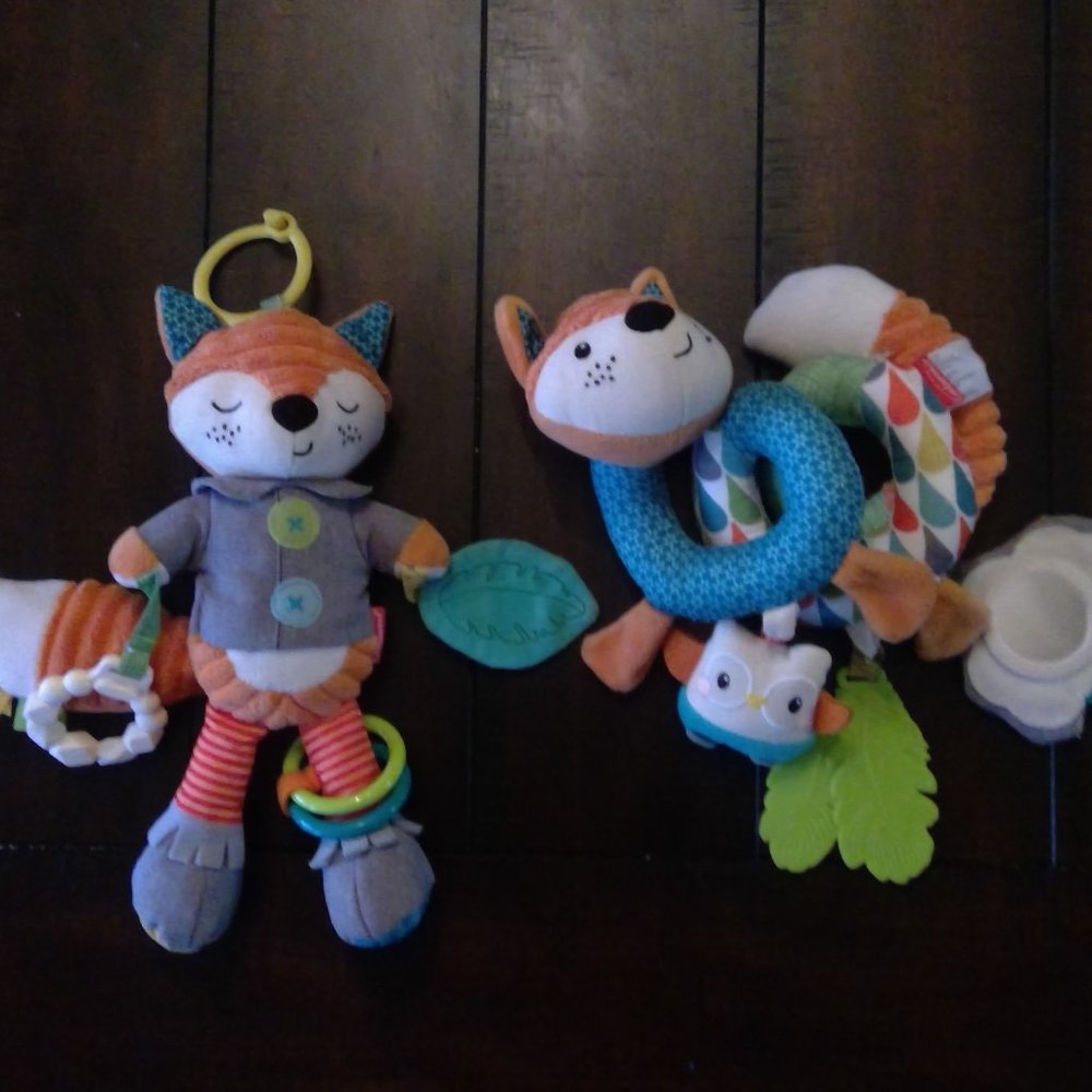 Infantino Baby fox sensory toys stroller carseat